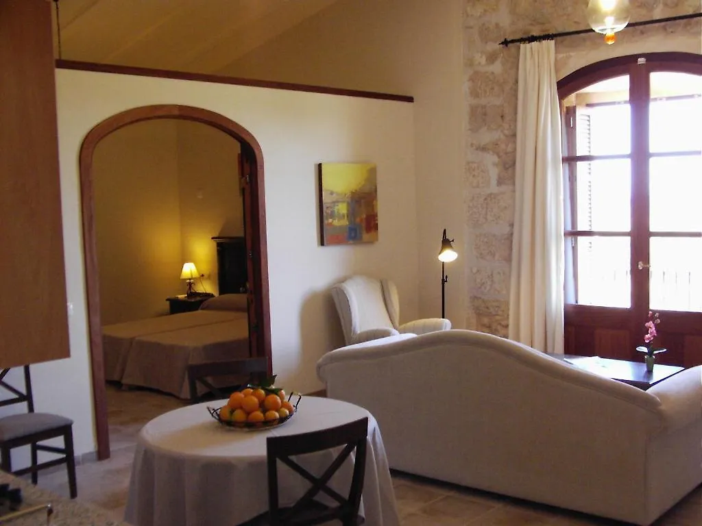 María de la Salud Agroturismo Roqueta ספרד